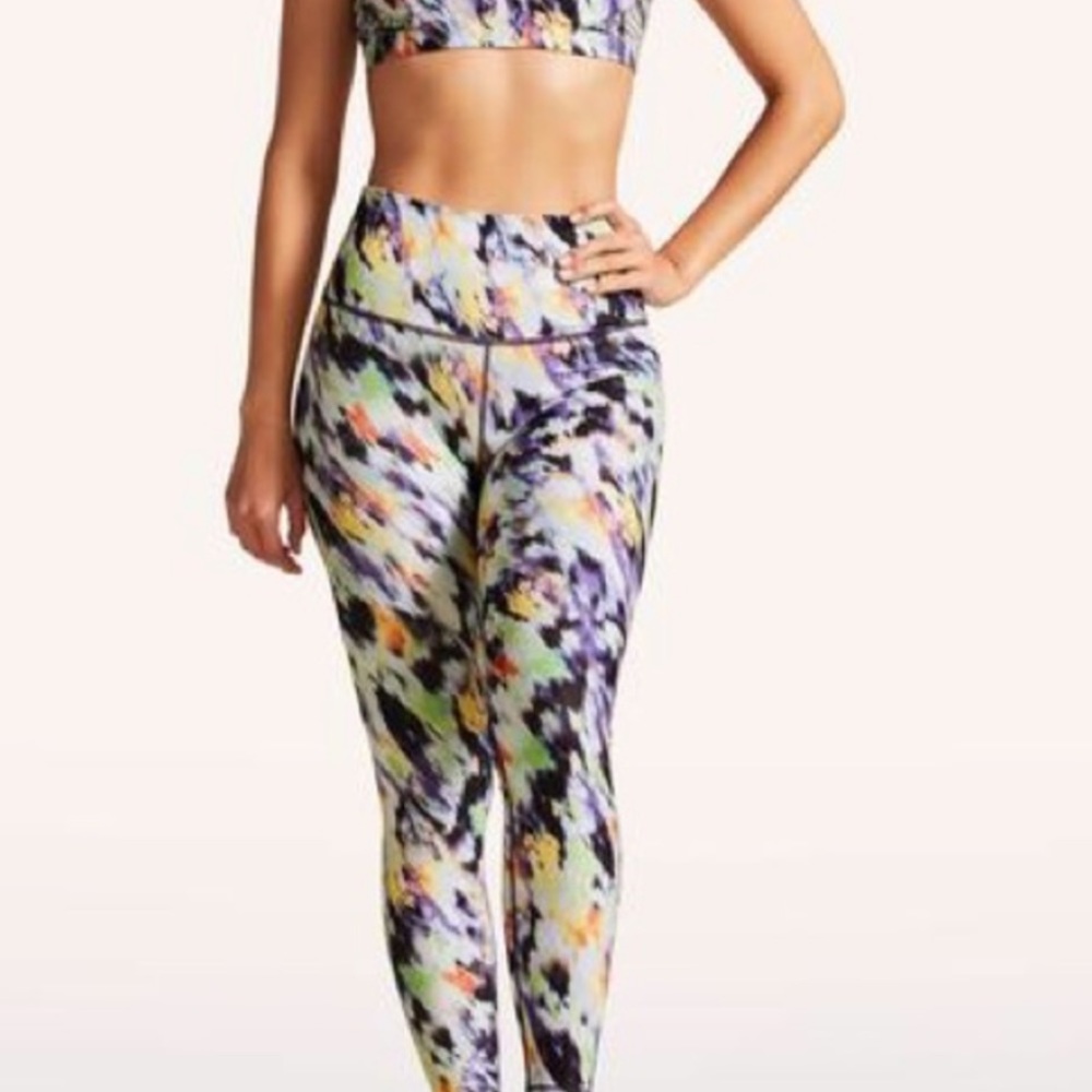 NWT Peloton Leggings High Waist Reversible in Color Composite Size Small